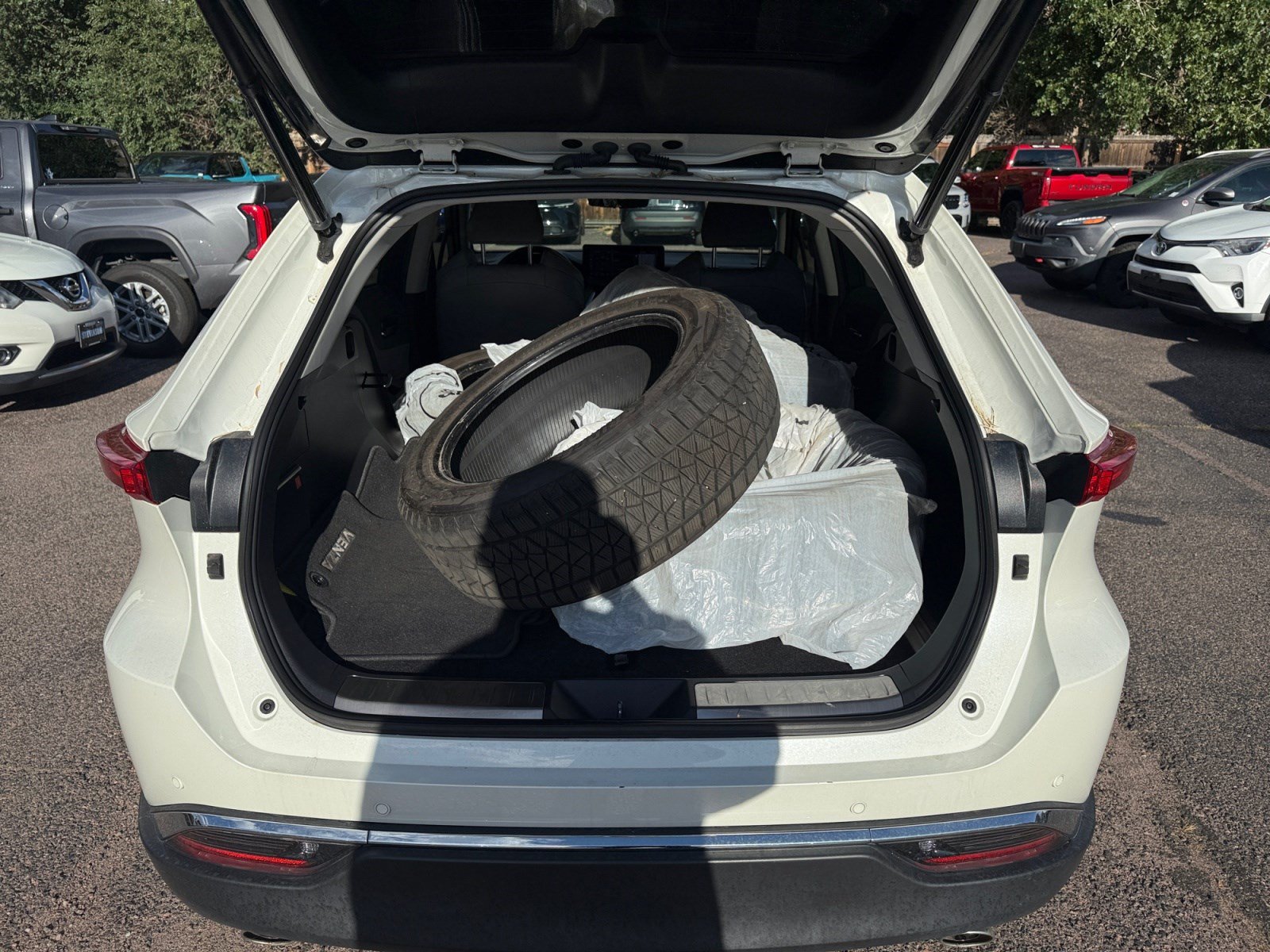 Used 2022 Toyota Venza Limited AWD/4WD image 32