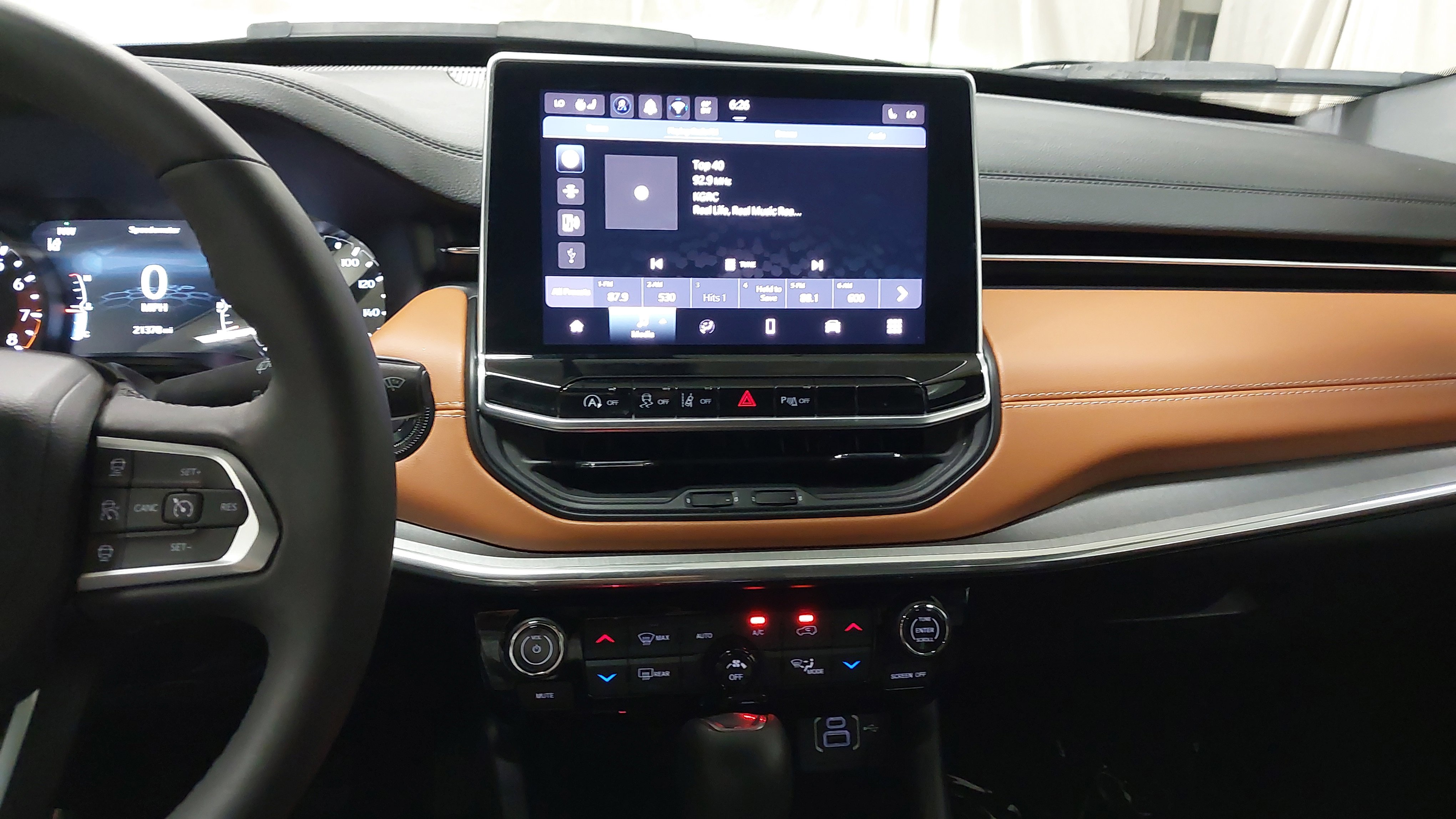 Used 2024 Jeep Compass Limited image 20