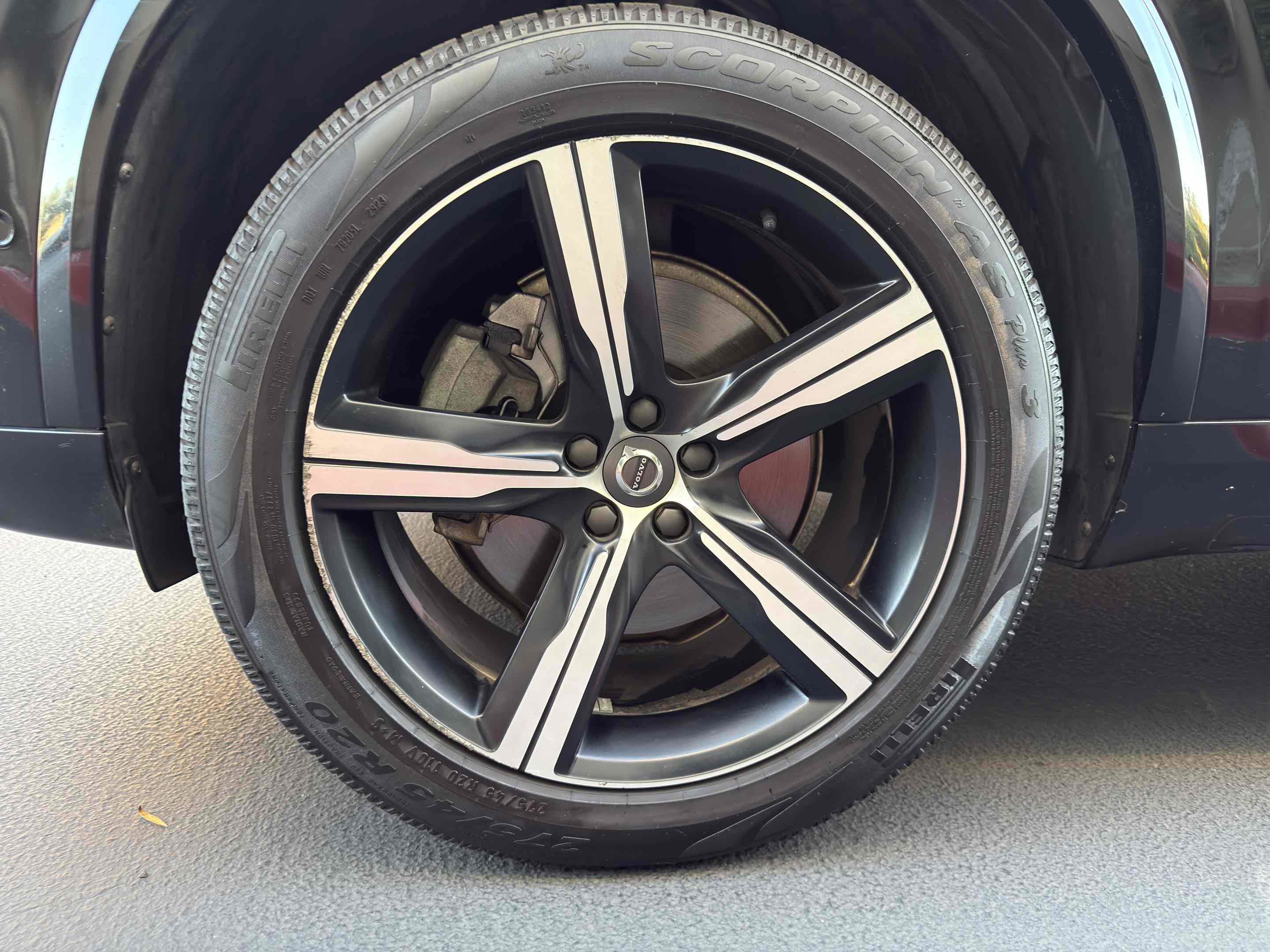 Used 2016 Volvo XC90 T6 R-Design w/ Vision Package image 19