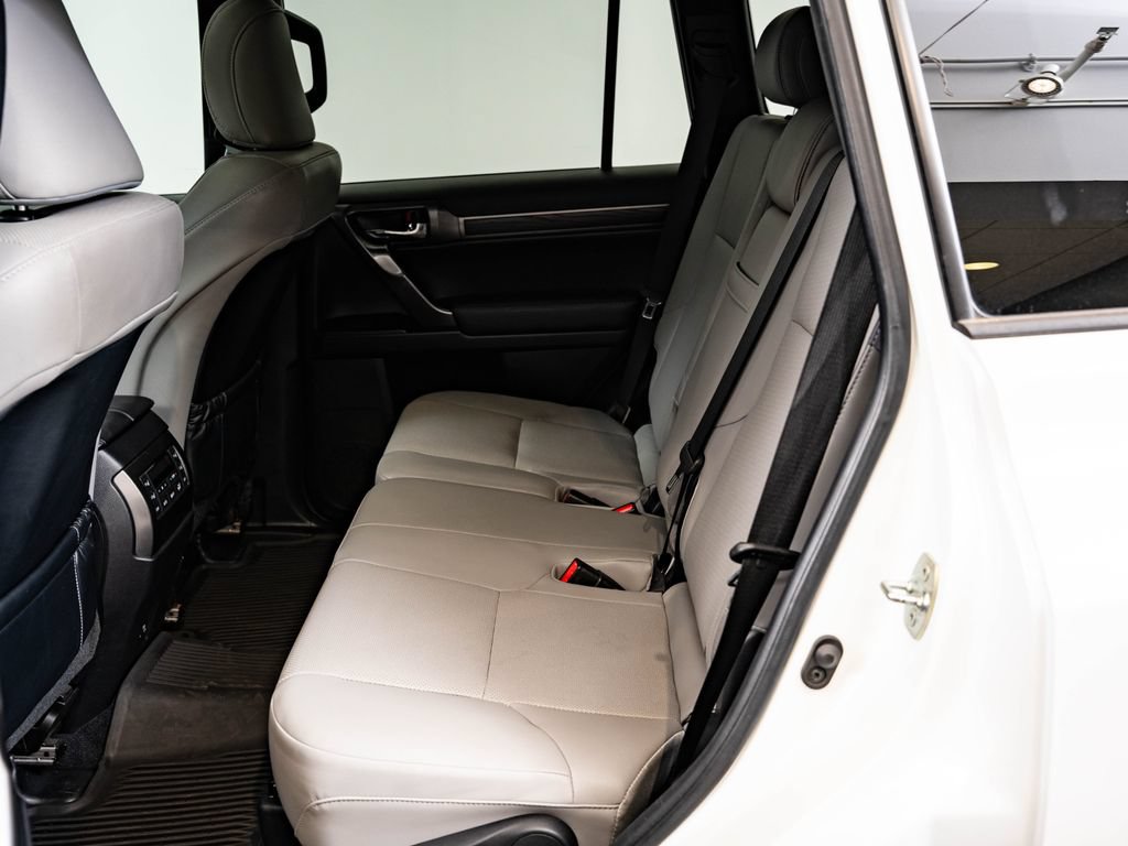 Certified 2023 Lexus GX 460 w/ Black Line Special Edition AWD/4WD image 45