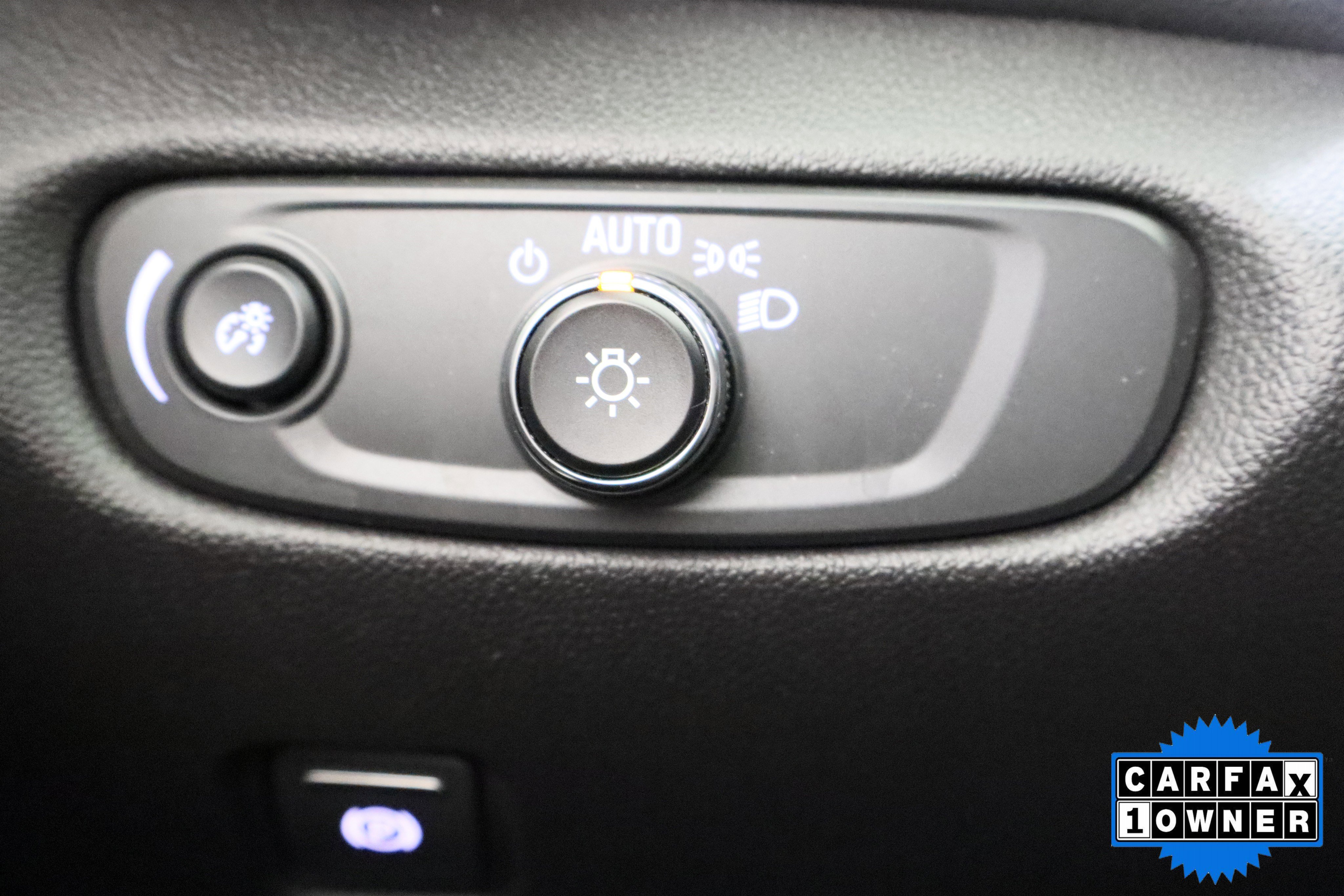 Used 2025 Chevrolet Blazer LT FWD image 33