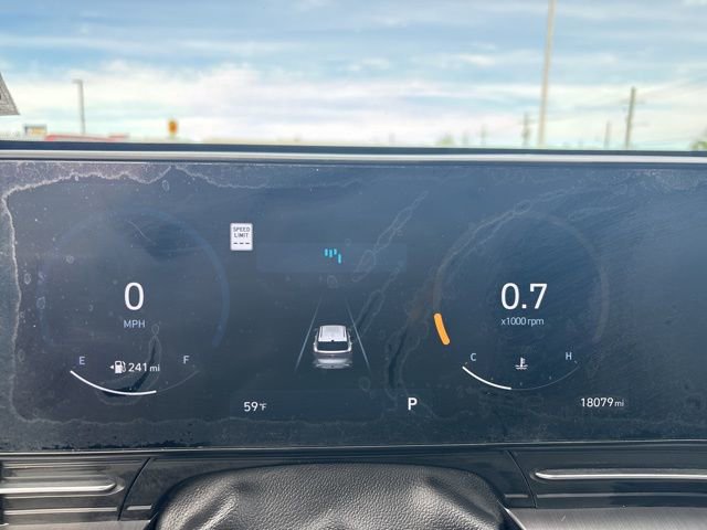 Used 2024 Hyundai Kona Limited image 24