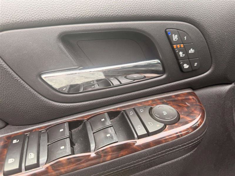Used 2011 GMC Yukon XL Denali AWD/4WD image 29