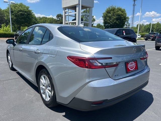 Used 2025 Toyota Camry LE FWD image 9