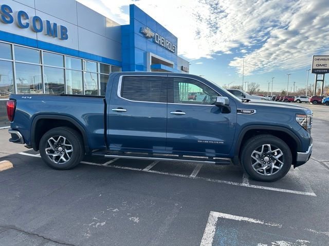 Used 2024 GMC Sierra 1500 SLT w/ SLT Premium Plus Package AWD/4WD image 7