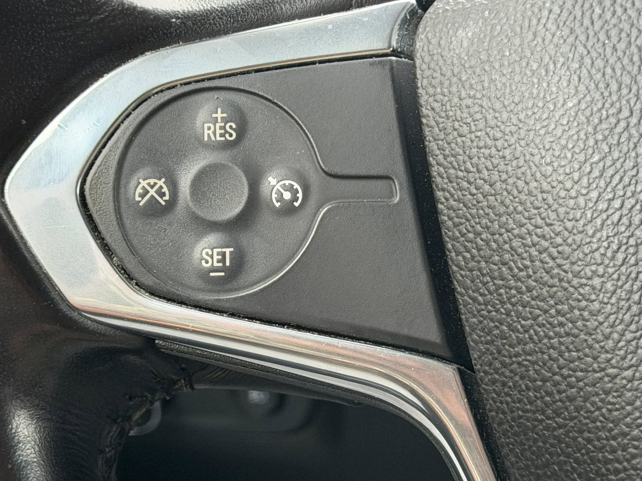 Used 2018 Chevrolet Traverse LT image 35