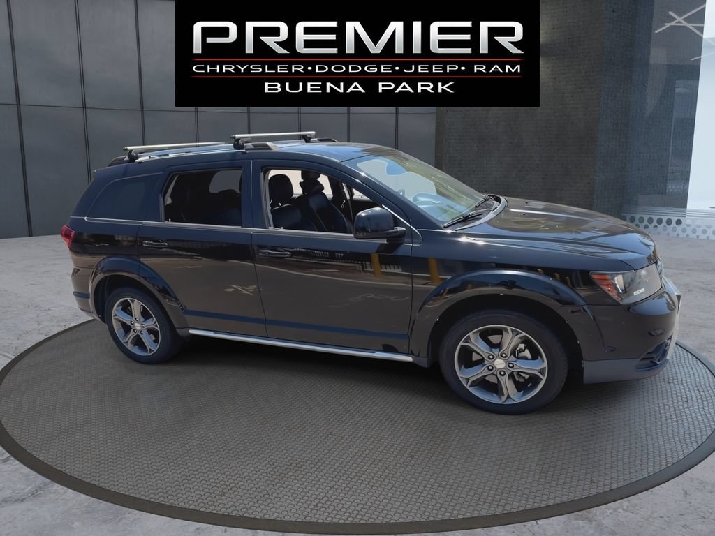 Used 2017 Dodge Journey Crossroad FWD image 2
