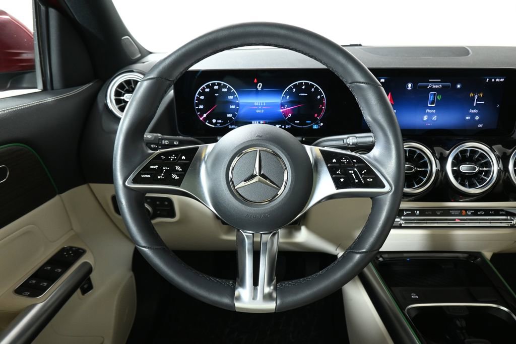 Certified 2025 Mercedes-Benz GLA 250 4MATIC image 16