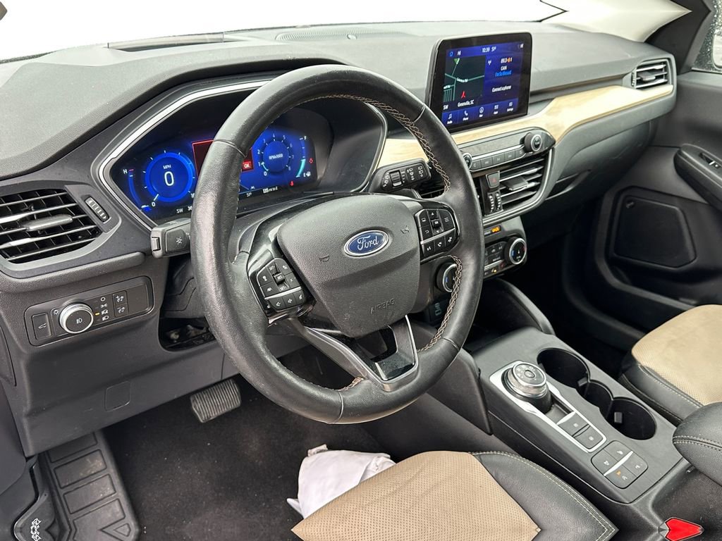 Used 2022 Ford Escape Titanium w/ Titanium Elite Package AWD/4WD image 13