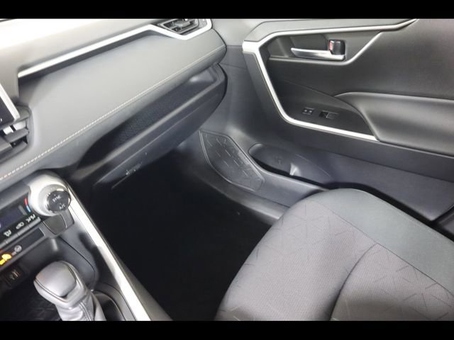 Used 2025 Toyota RAV4 XLE image 19