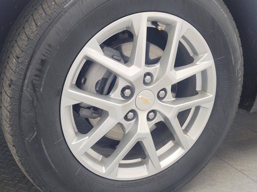 Used 2024 Chevrolet Equinox LS image 31