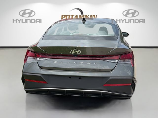 New 2026 Hyundai Elantra SE FWD image 6