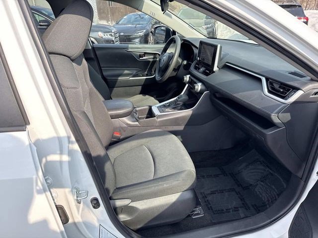 Used 2025 Toyota RAV4 XLE image 9