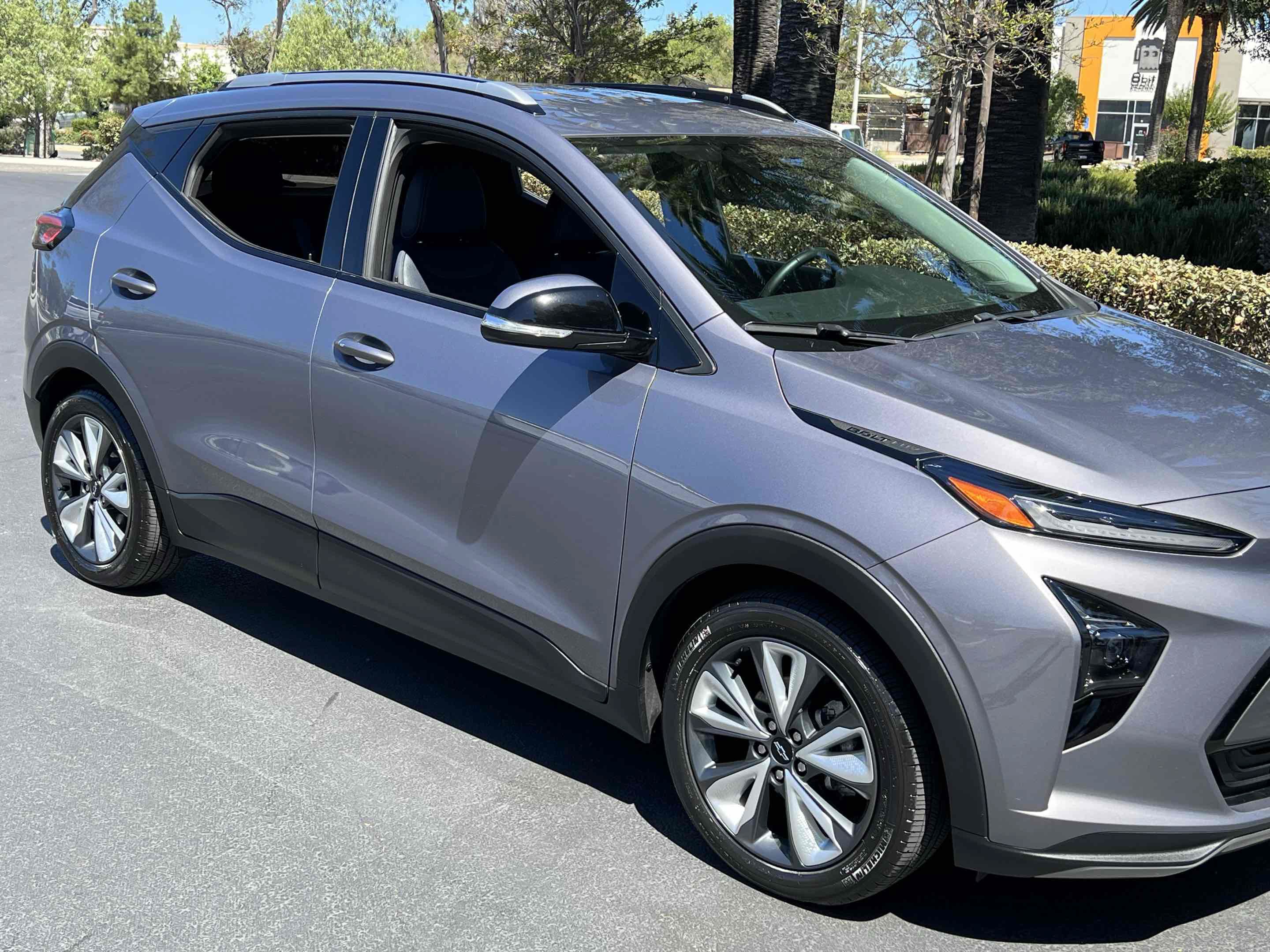 Used 2022 Chevrolet Bolt EUV LT w/ Convenience Package FWD image 48