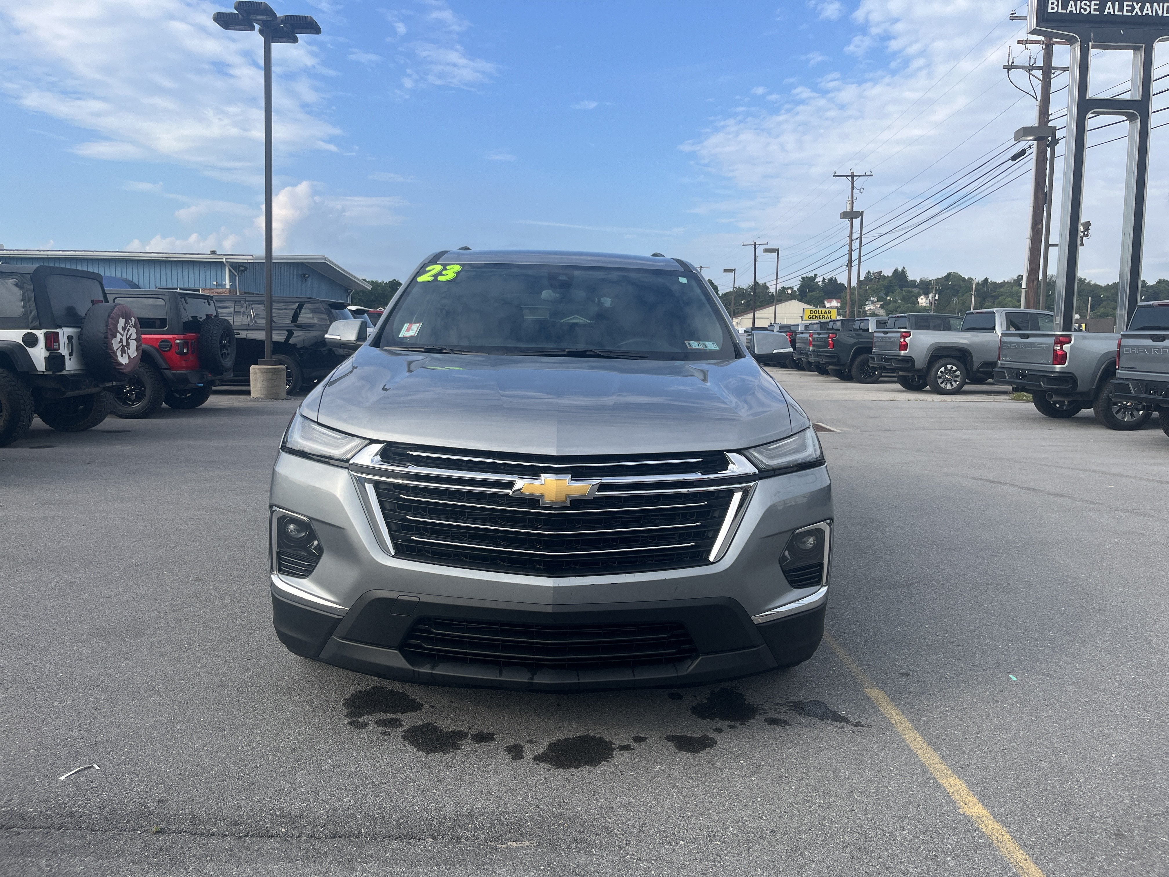 Used 2023 Chevrolet Traverse LT w/ LPO, Floor Liner Package AWD/4WD image 5