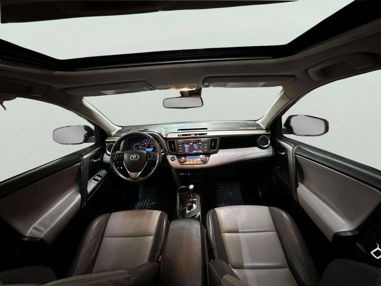 Used 2014 Toyota RAV4 Limited w/ Technology Package image 28