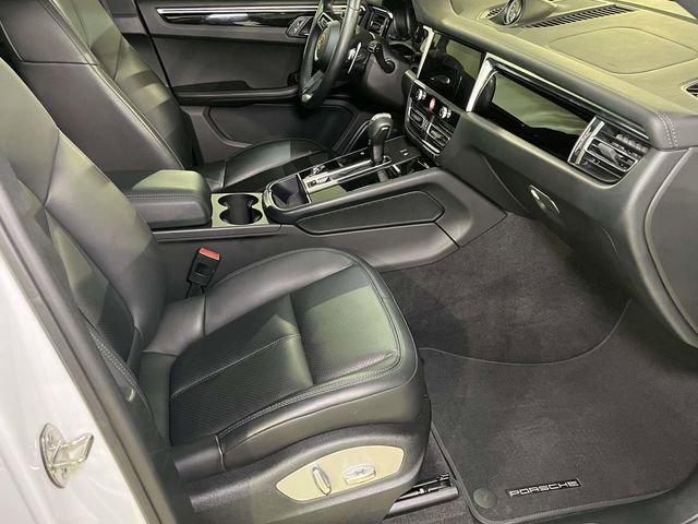 Certified 2022 Porsche Macan image 23