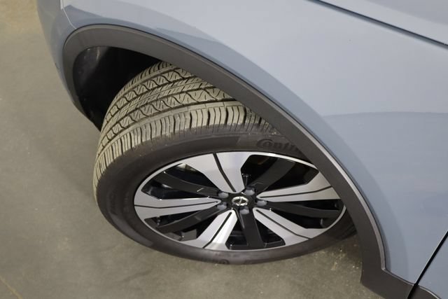 Used 2023 Volvo C40 P8 Recharge Plus AWD/4WD image 38