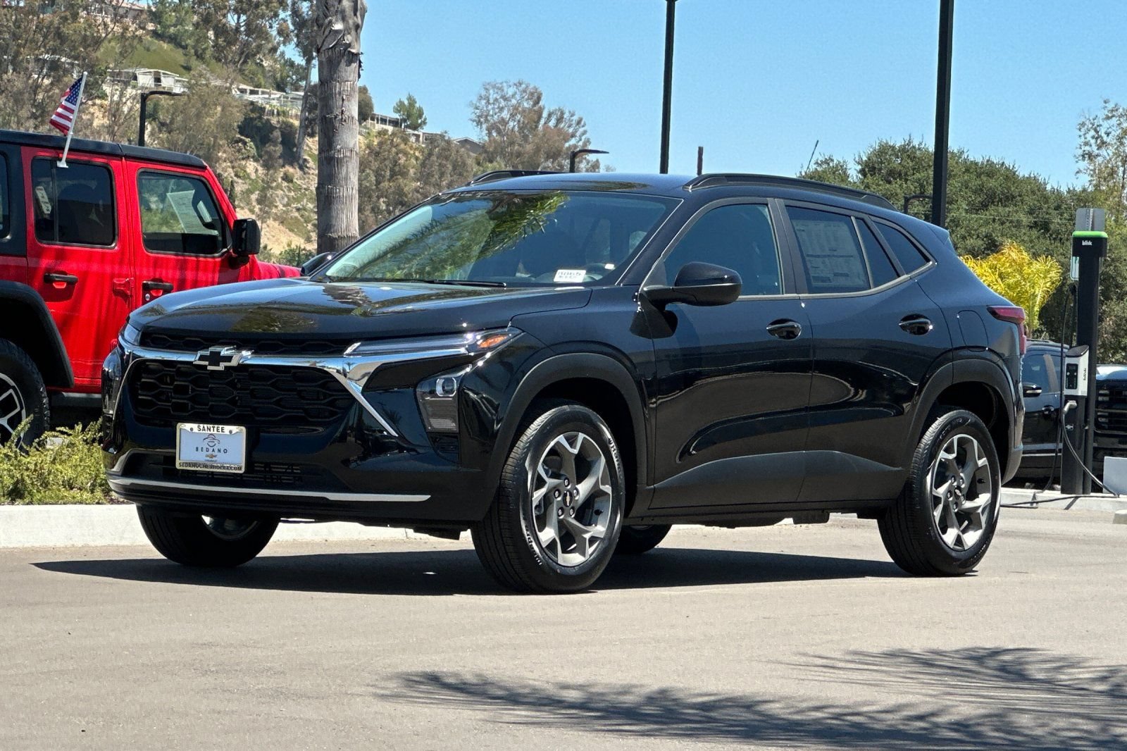 New 2026 Chevrolet Trax LT w/ LT Convenience Package FWD image 8