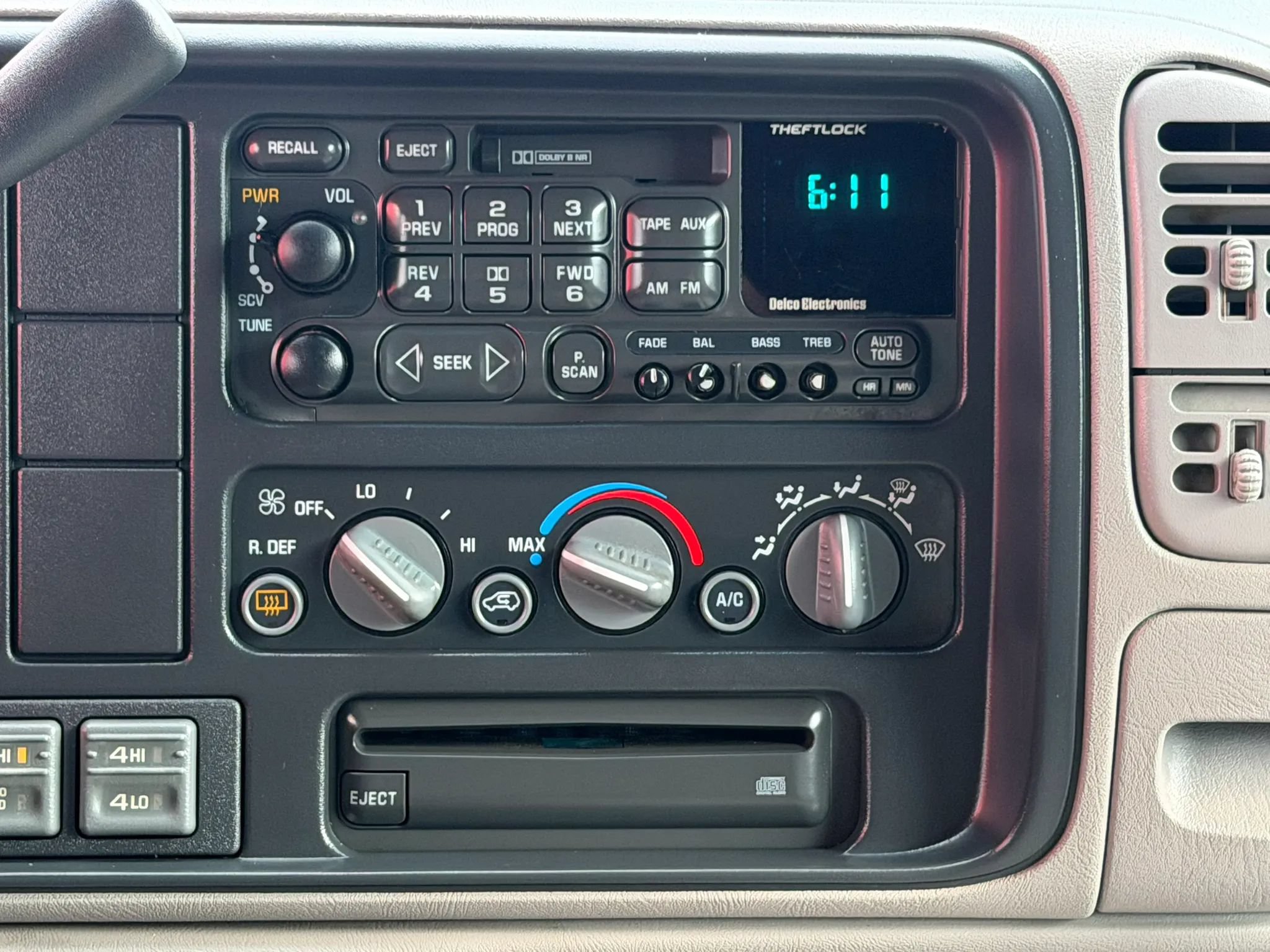 Used 1999 Chevrolet Tahoe Z71 w/ Comfort & Security Pkg AWD/4WD image 18