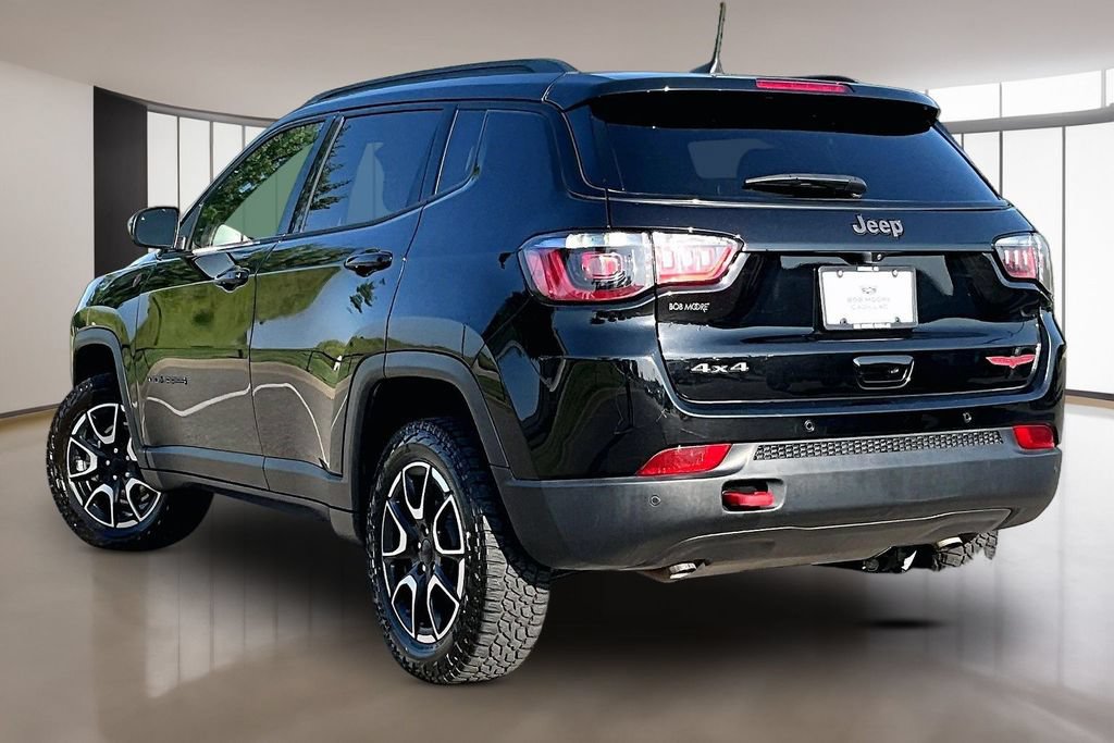 Used 2024 Jeep Compass Trailhawk AWD/4WD image 12