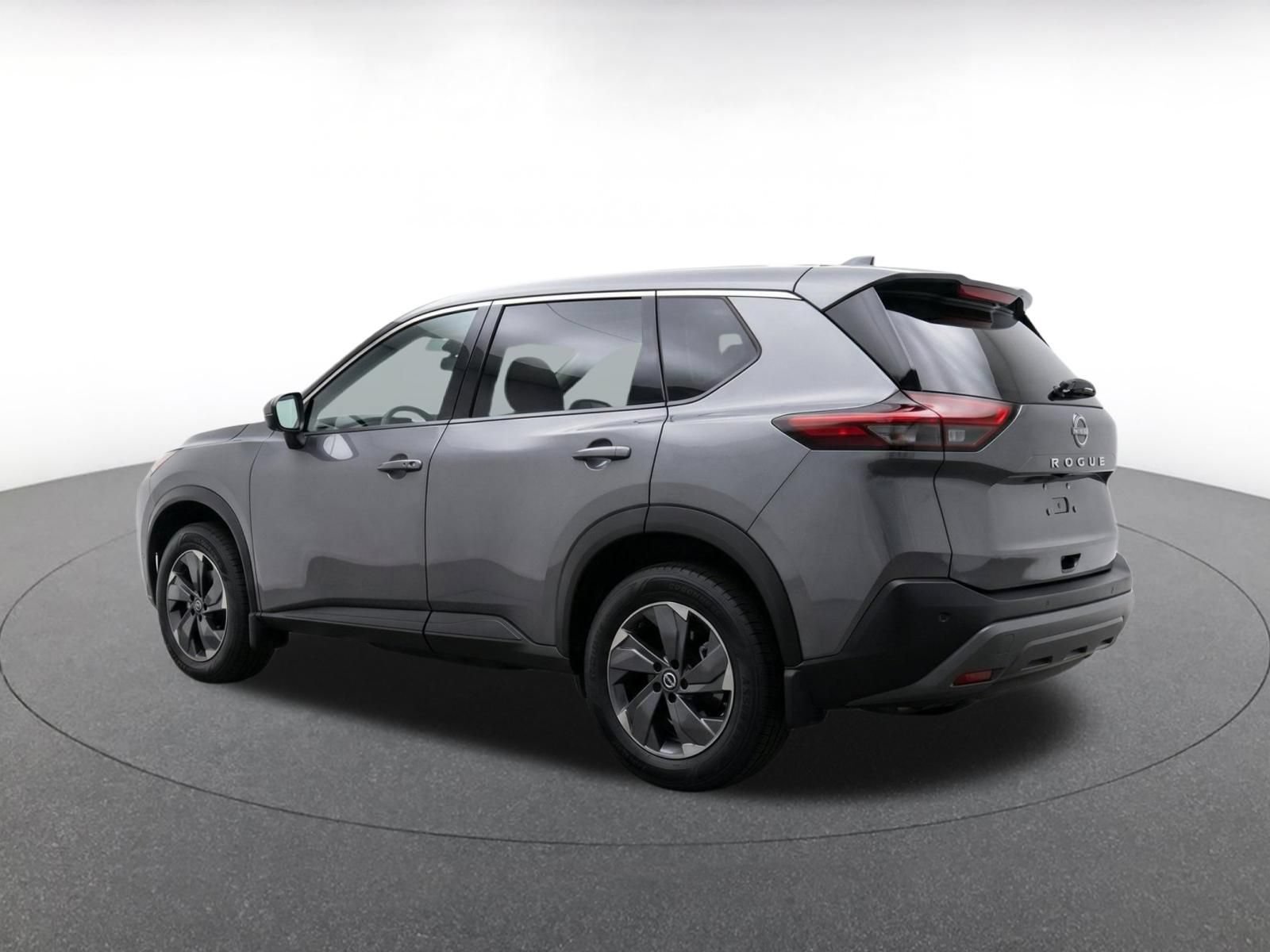 Used 2025 Nissan Rogue SV AWD/4WD image 6