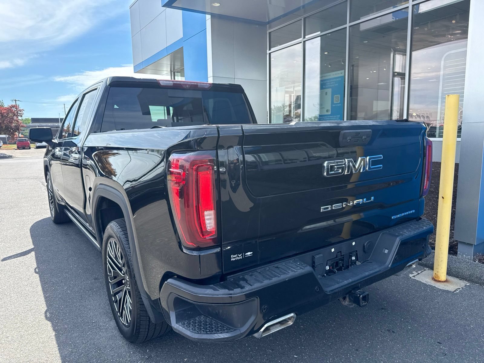 Used 2022 GMC Sierra 1500 Denali Ultimate AWD/4WD image 8