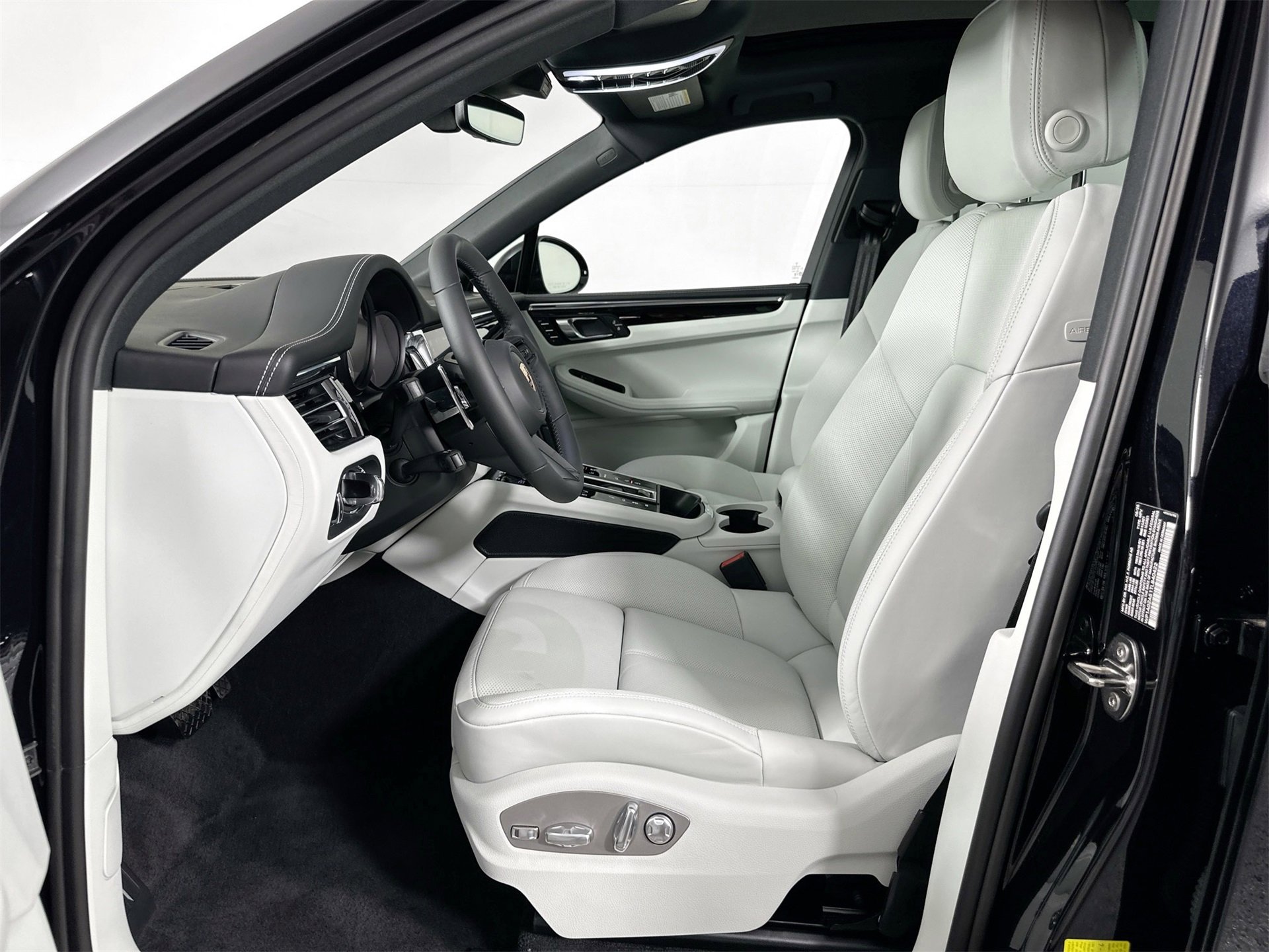 New 2026 Porsche Macan S image 5