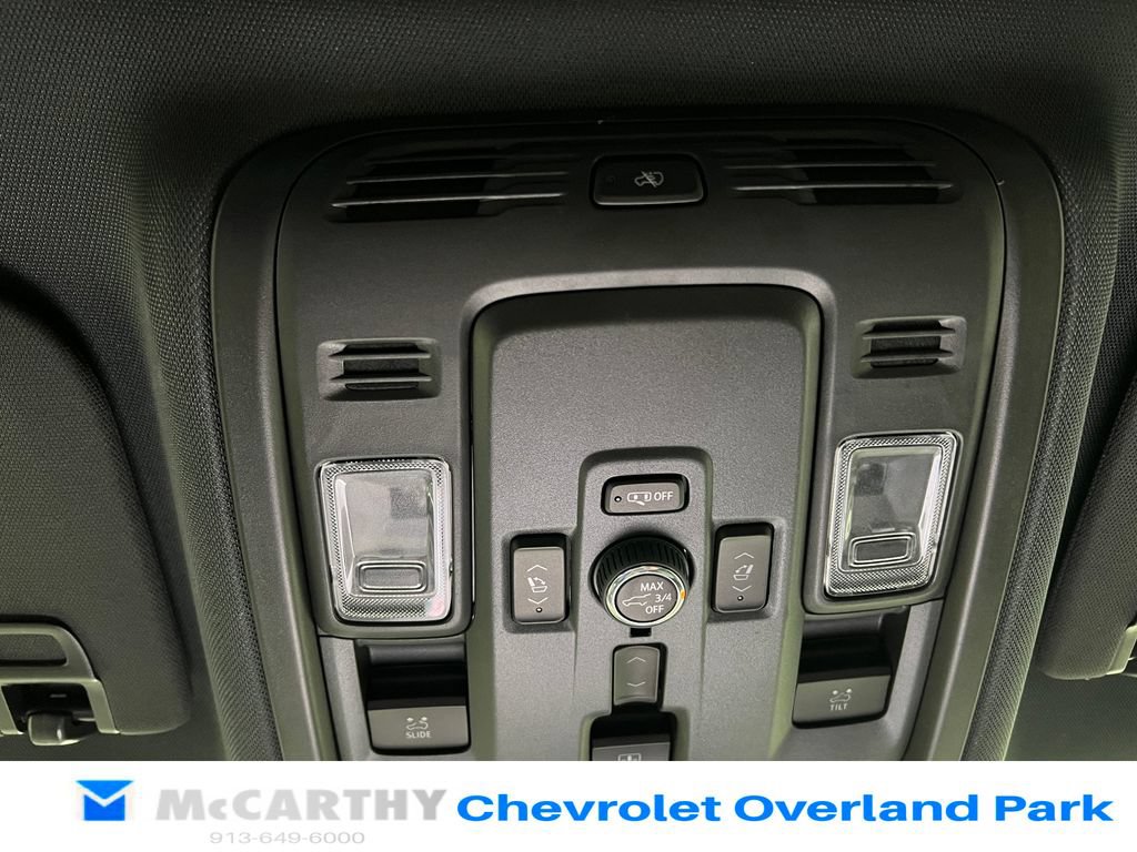Used 2025 GMC Yukon AT4 w/ AT4 Premium Plus Package AWD/4WD image 25