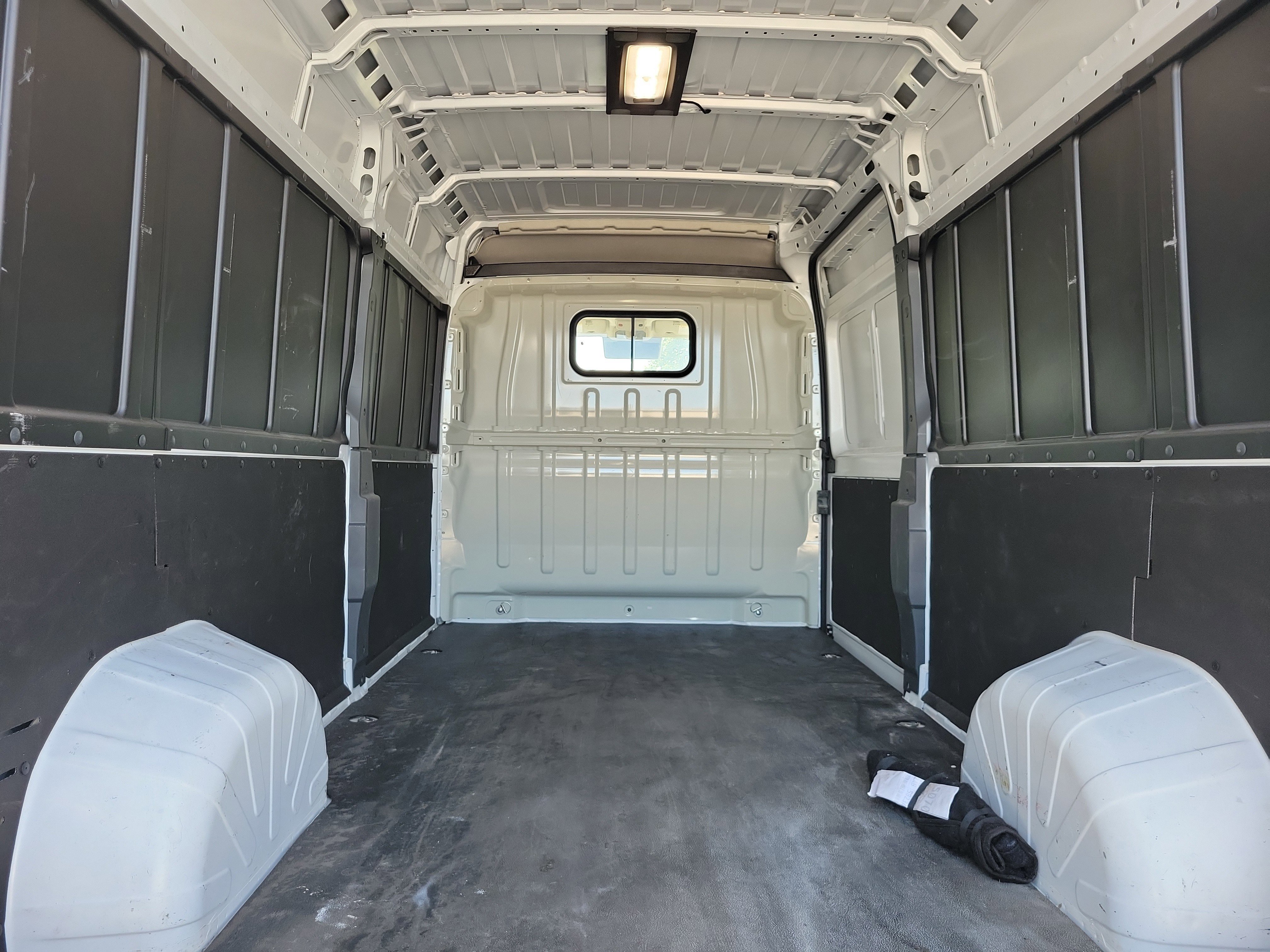 Used 2025 RAM ProMaster 2500 w/ Convenience Group FWD image 13
