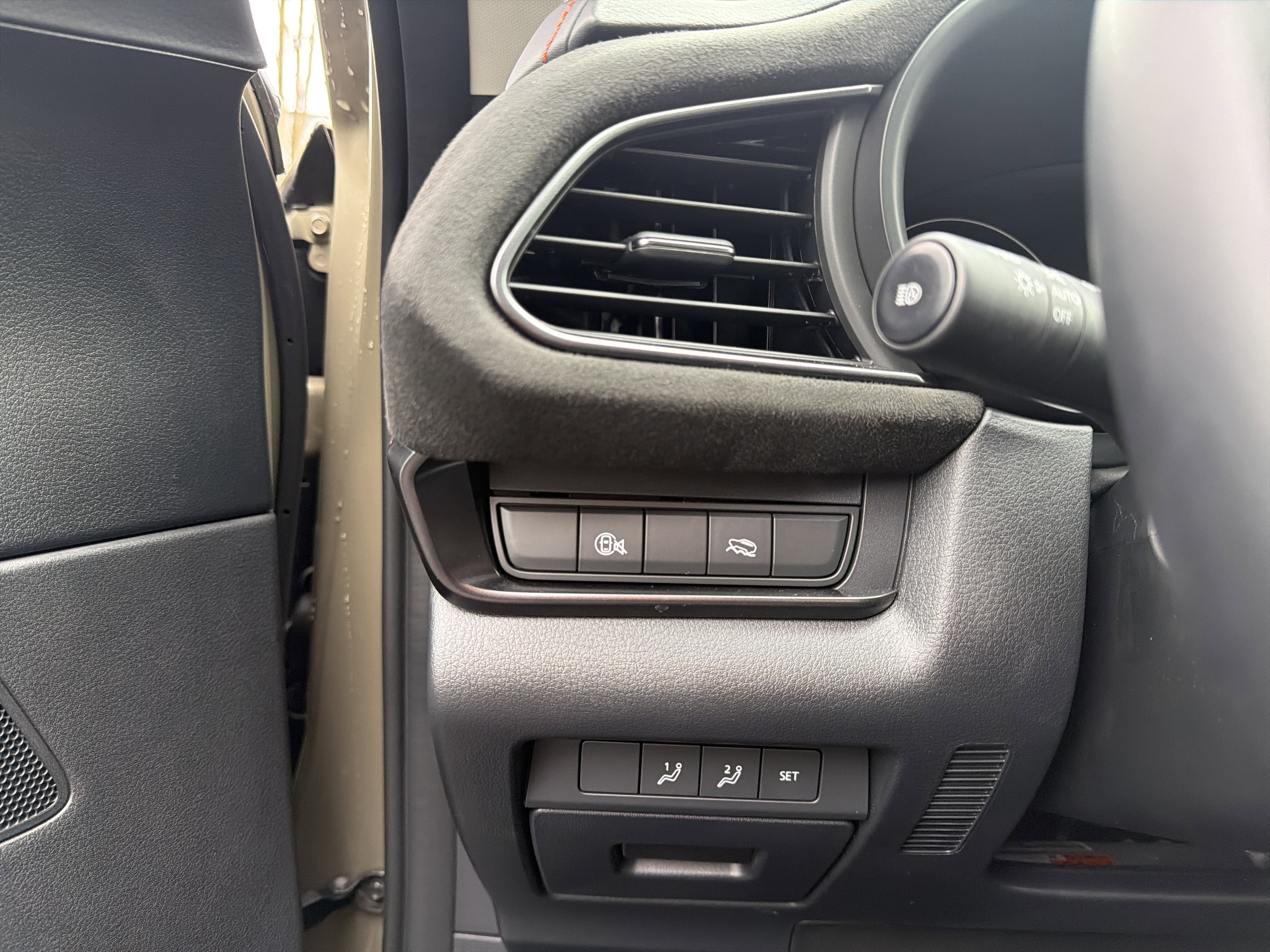 Used 2025 MAZDA CX-30 Carbon image 14