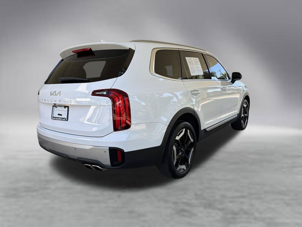 Used 2024 Kia Telluride S FWD image 3