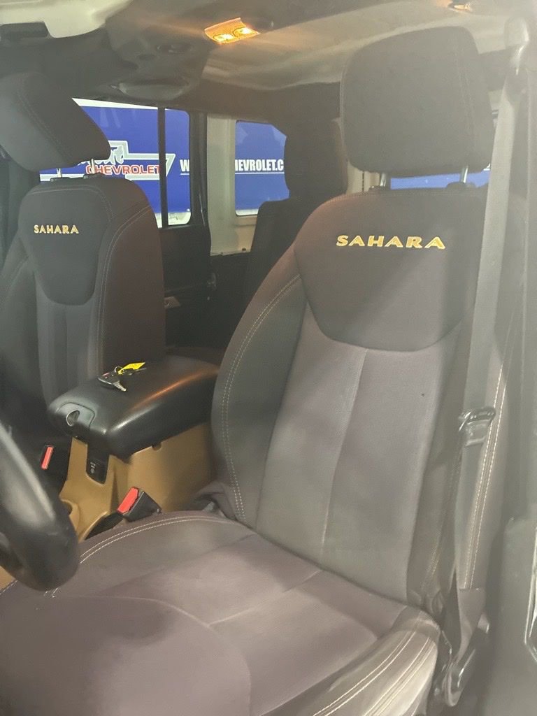 Used 2014 Jeep Wrangler Unlimited Sahara w/ Connectivity Group image 11