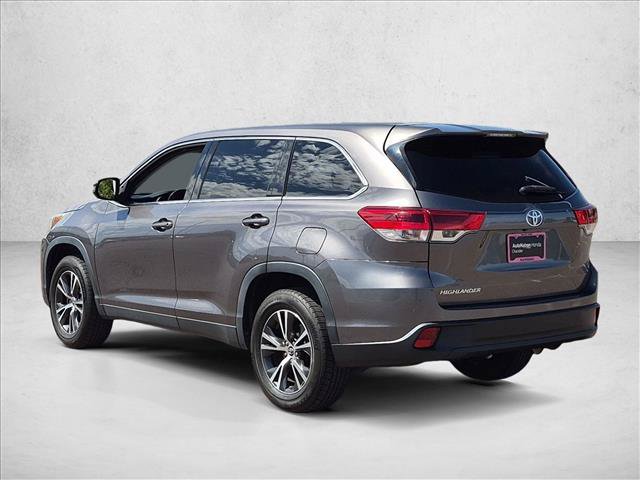 Used 2019 Toyota Highlander LE FWD image 7
