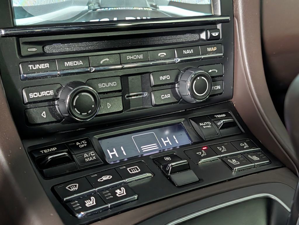 Used 2015 Porsche 911 Turbo image 31