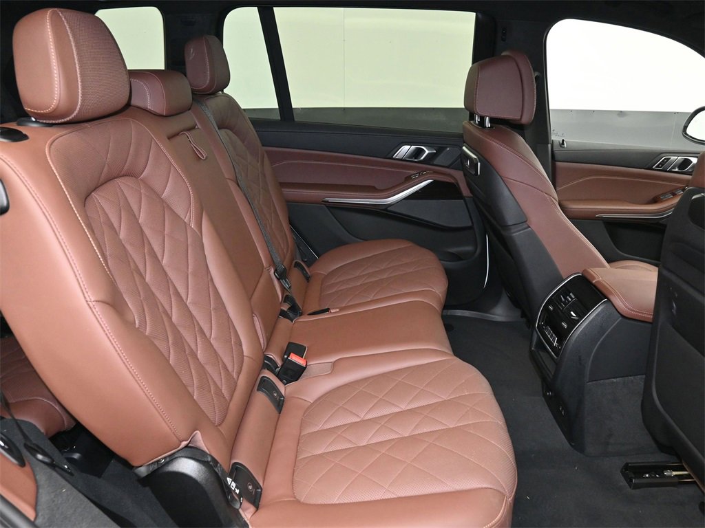 Used 2023 BMW X7 xDrive40i w/ Executive Package image 16