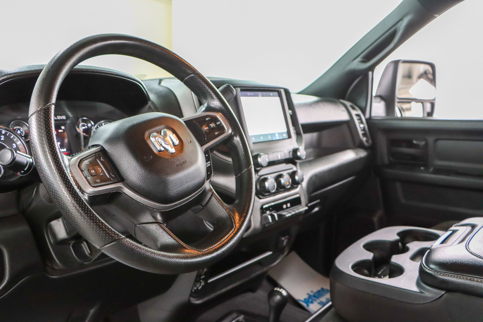 Used 2024 RAM 3500 Tradesman w/ Chrome Appearance Group image 22