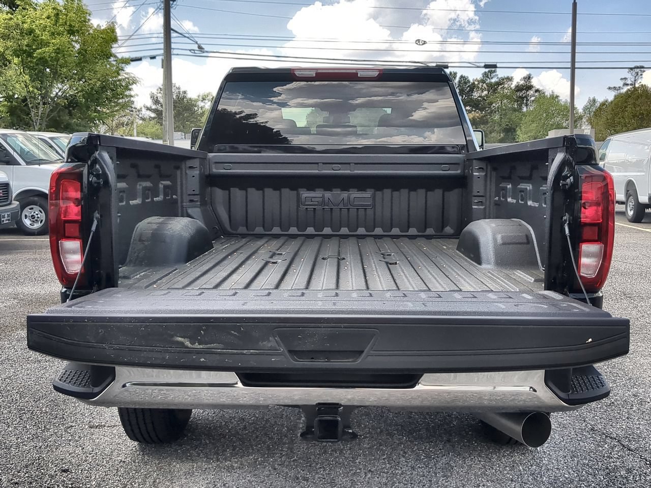 New 2026 GMC Sierra 2500 SLE w/ SLE Value Package; AWD/4WD image 25