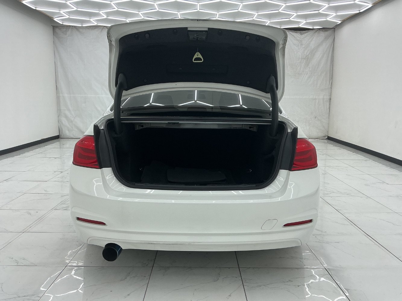 Used 2018 BMW 320i Sedan RWD image 42