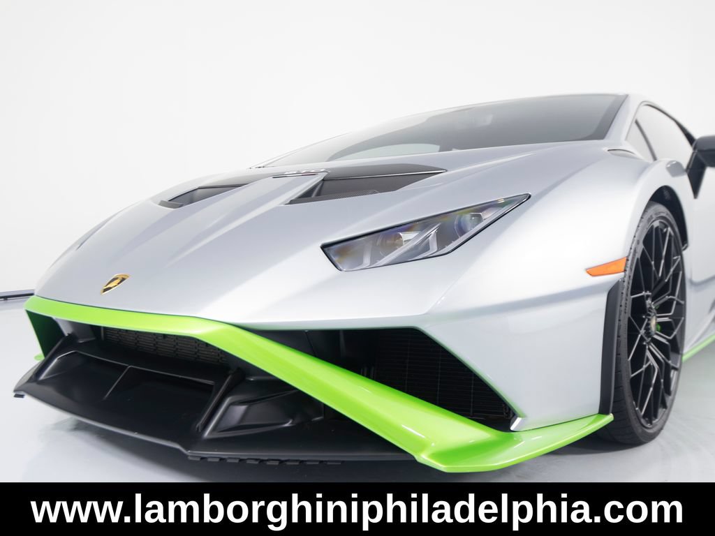 Used 2023 Lamborghini Huracan STO RWD image 40