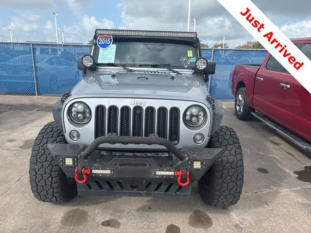 Used 2015 Jeep Wrangler Unlimited Sahara w/ Connectivity Group AWD/4WD image 11