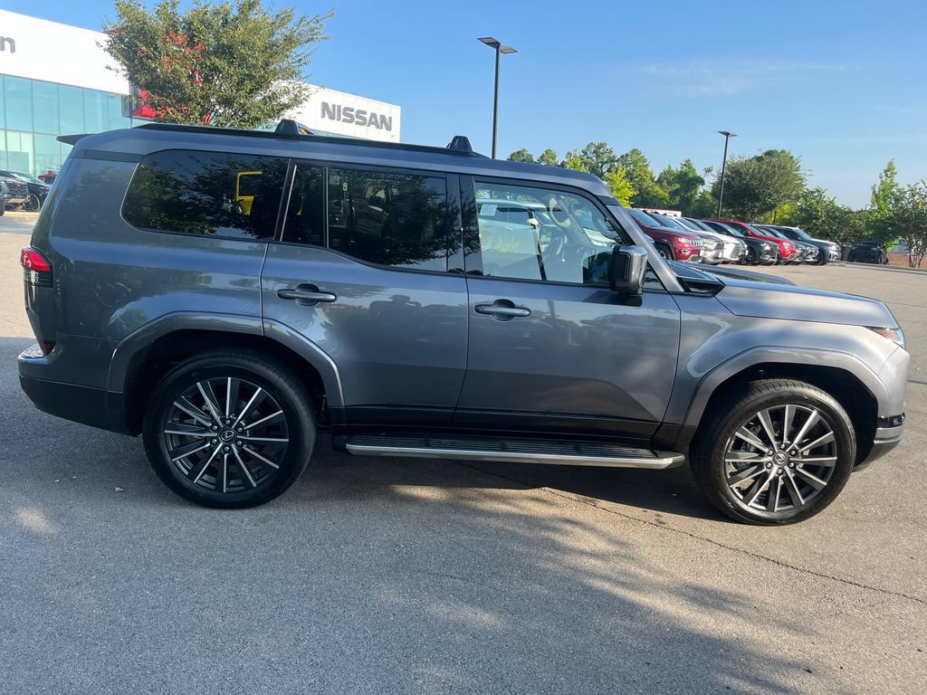 Used 2026 Lexus GX 550 w/ Accessory Package (2T) AWD/4WD image 7