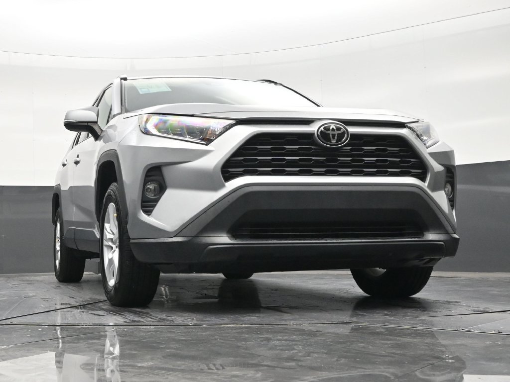 Used 2021 Toyota RAV4 XLE w/ Convenience Package FWD image 25