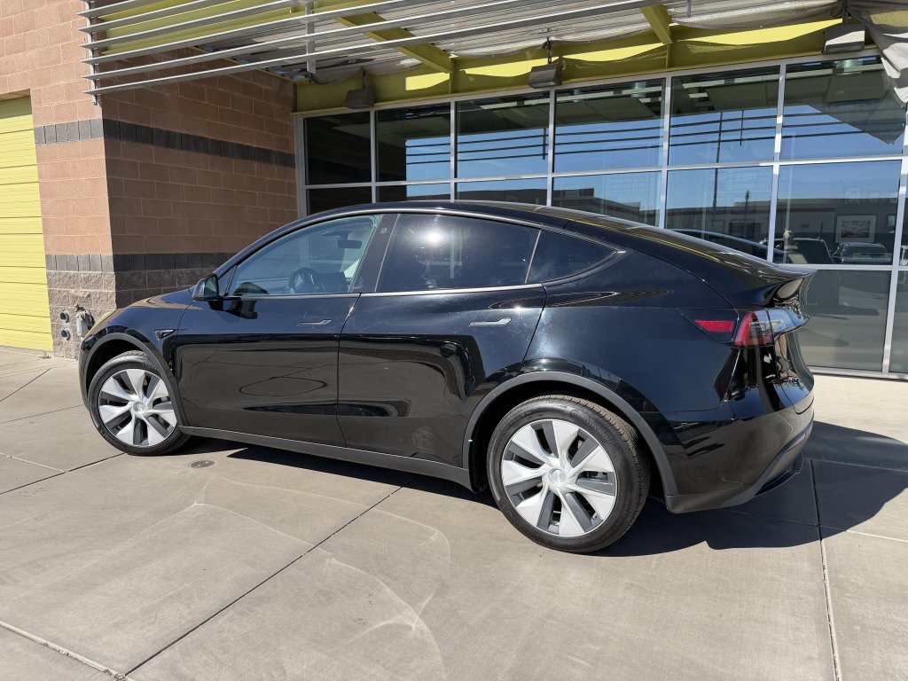 Used 2023 Tesla Model Y Long Range image 5
