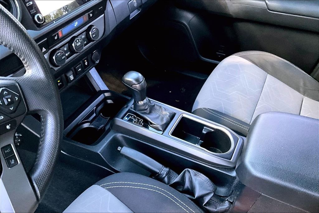 Used 2020 Toyota Tacoma TRD Sport w/ Technology Package AWD/4WD image 16