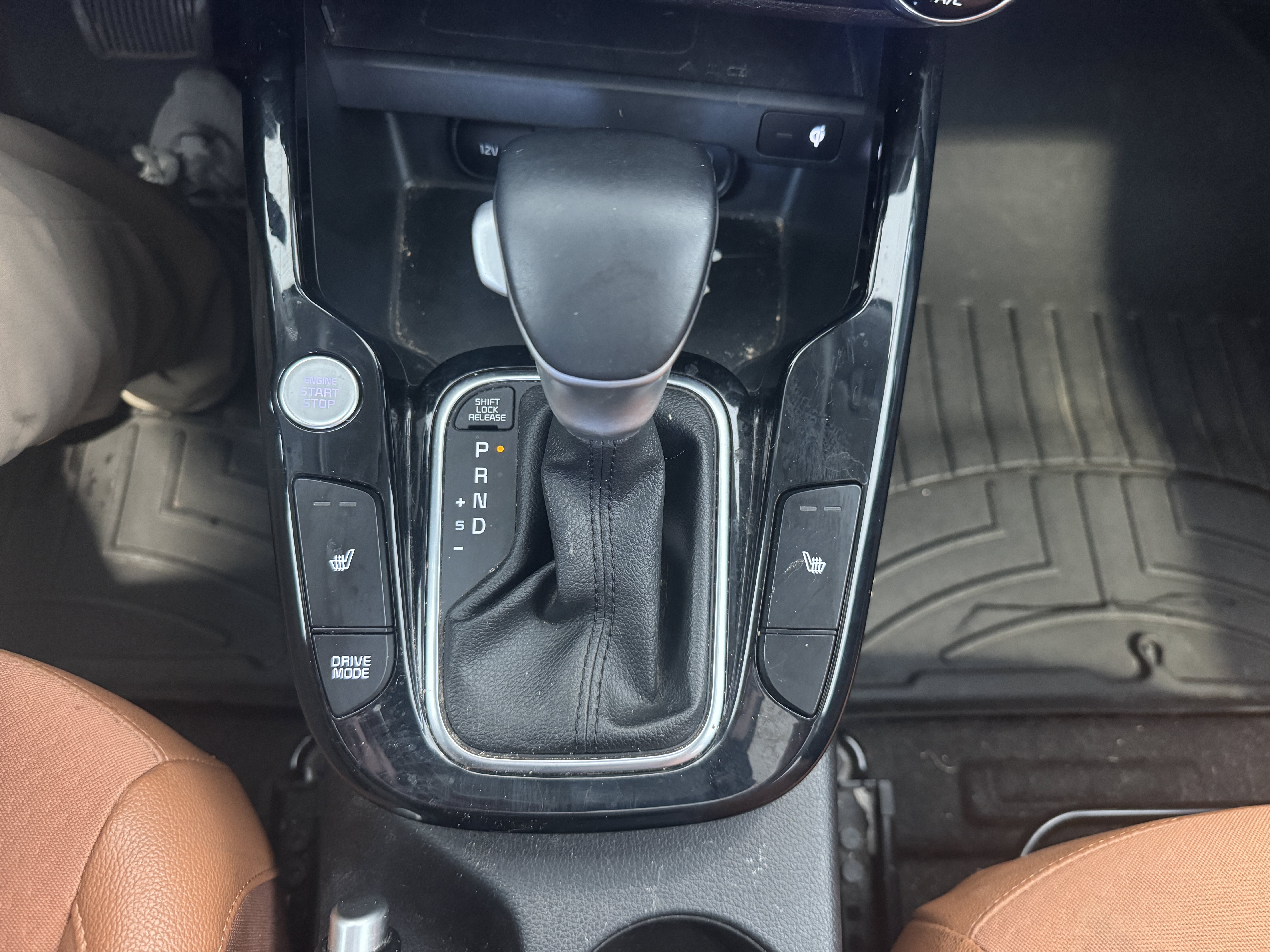 Used 2024 Kia Soul EX w/ Option Group 015 FWD image 16