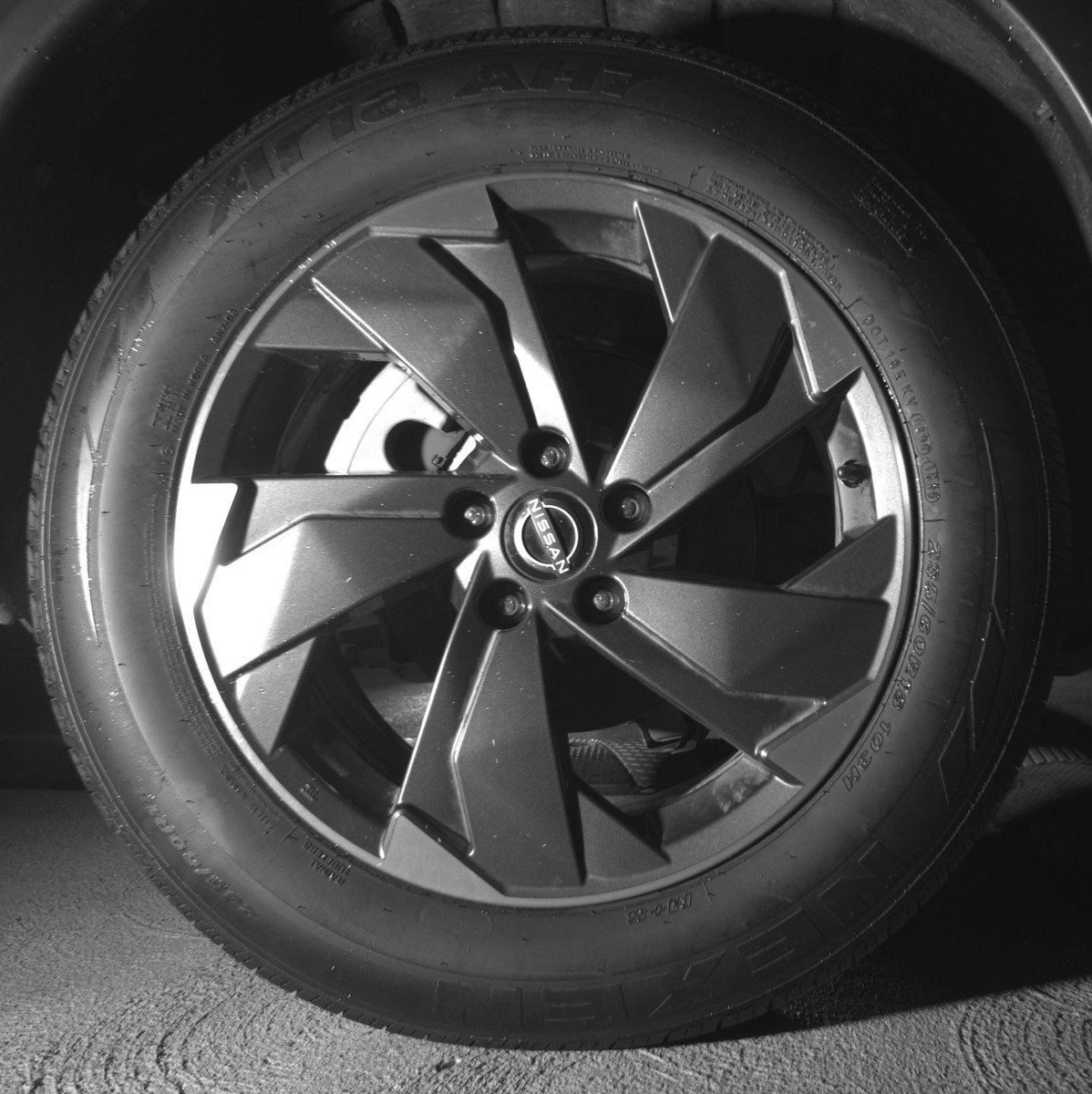 Used 2025 Nissan Rogue SV AWD/4WD image 15