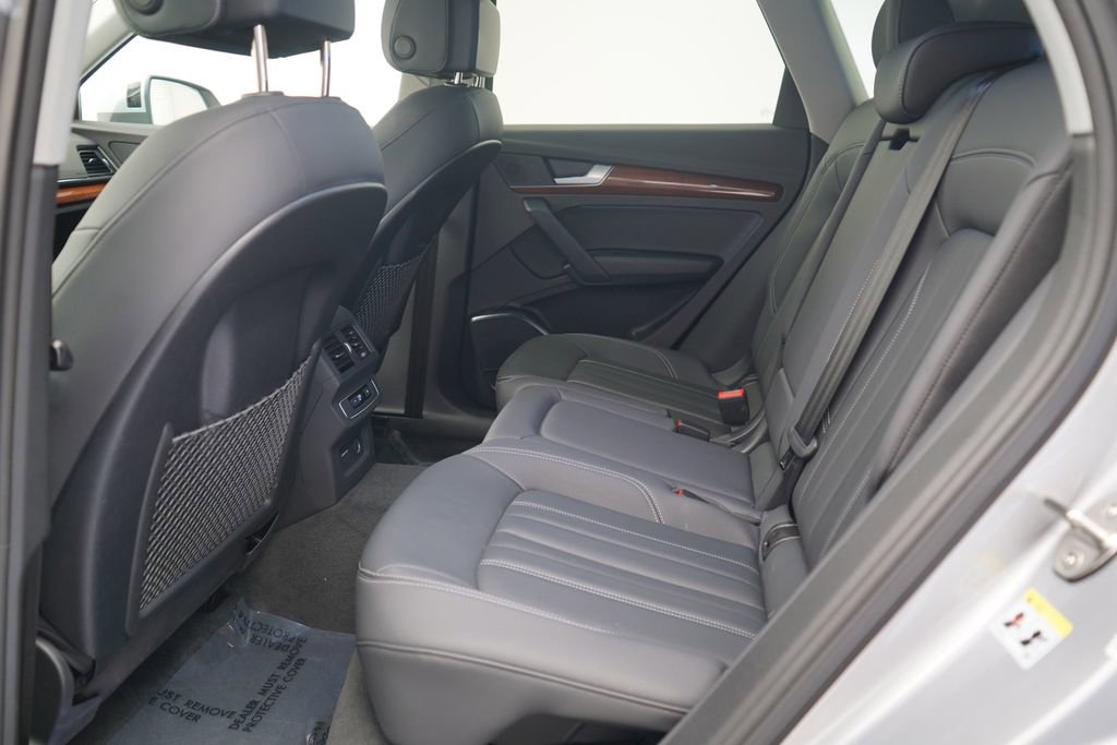 Used 2023 Audi Q5 2.0T Premium w/ Convenience Package image 7