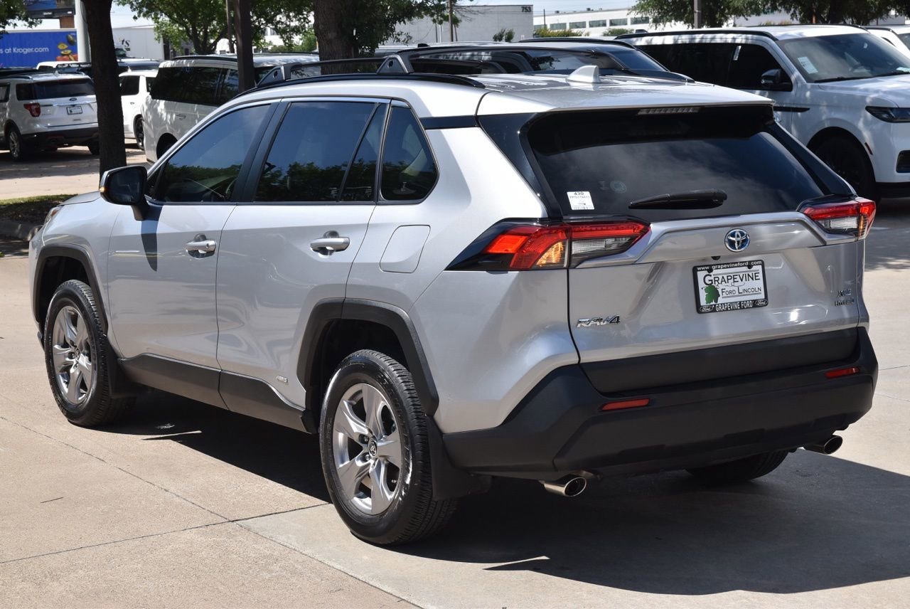 Used 2023 Toyota RAV4 XLE w/ Convenience Package AWD/4WD image 10