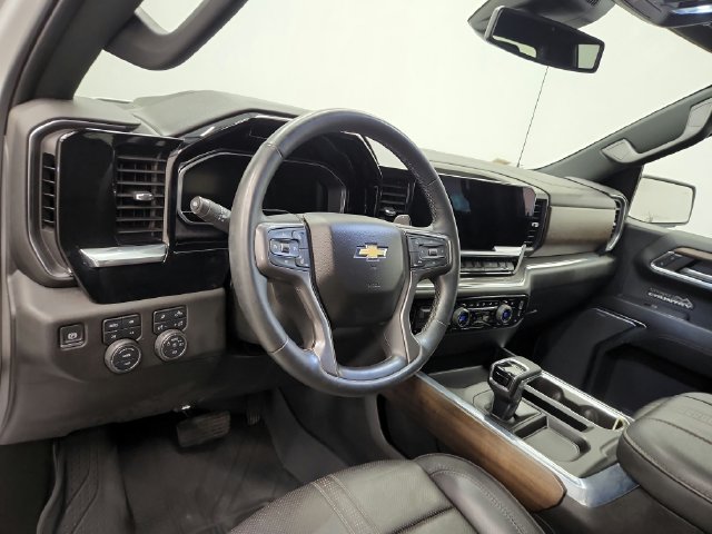 Used 2024 Chevrolet Silverado 1500 High Country w/ High Country Premium Package AWD/4WD image 14